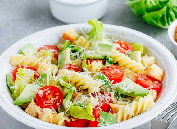 48-سالاد-مرغ-و-پاستا-سِزار
